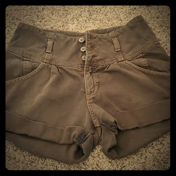 Shorts - Picture 1 of 5